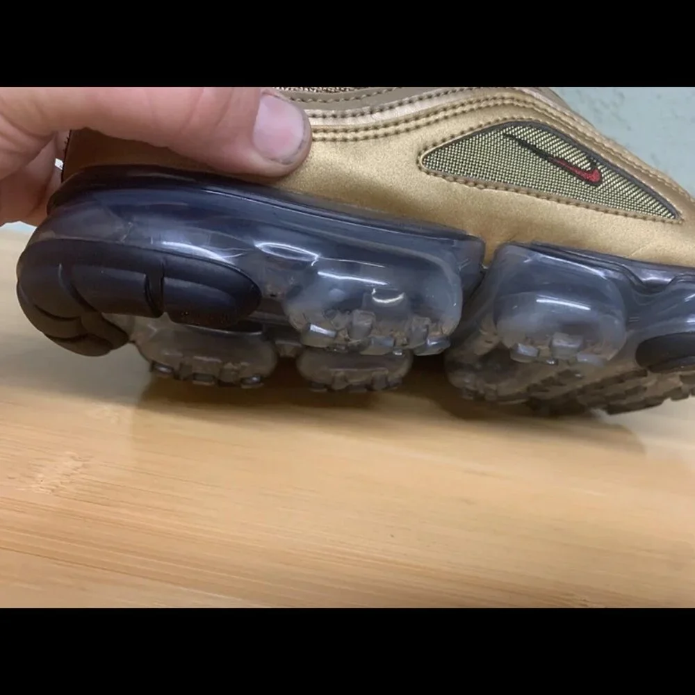 Size 10.5‎ - Nike Air VaporMax 97 Metallic Gold 2018
